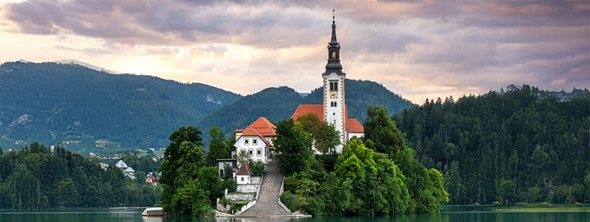 Slovenia Travel Guide for Road Trippers: Lakes, Mountains & Hidden Spots